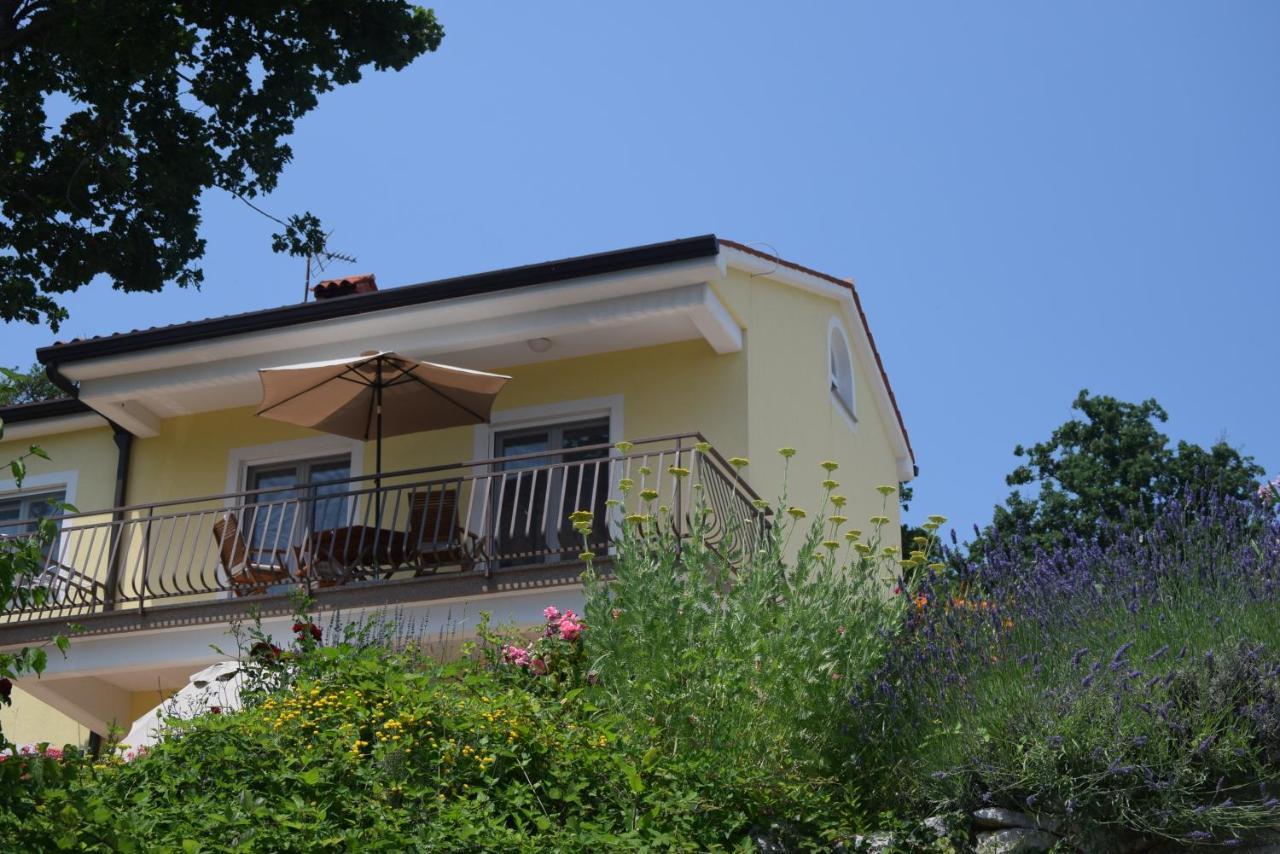 Apartments Sandra Brseč Eksteriør billede