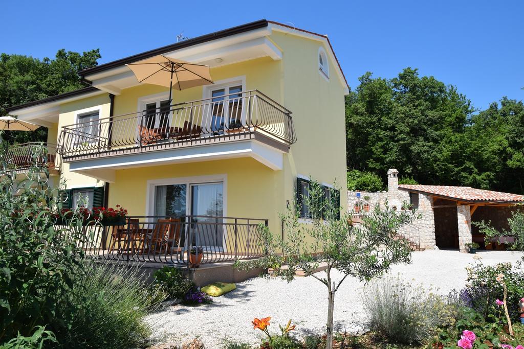Apartments Sandra Brseč Eksteriør billede