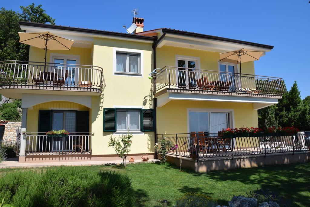 Apartments Sandra Brseč Eksteriør billede