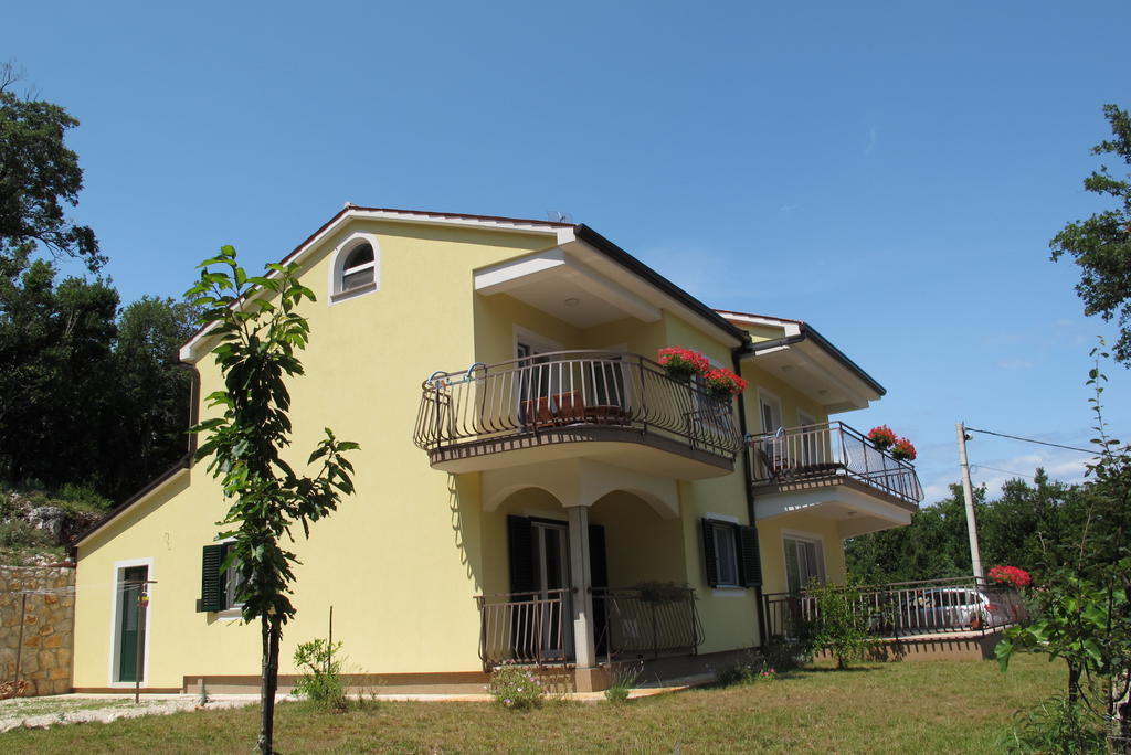 Apartments Sandra Brseč Eksteriør billede